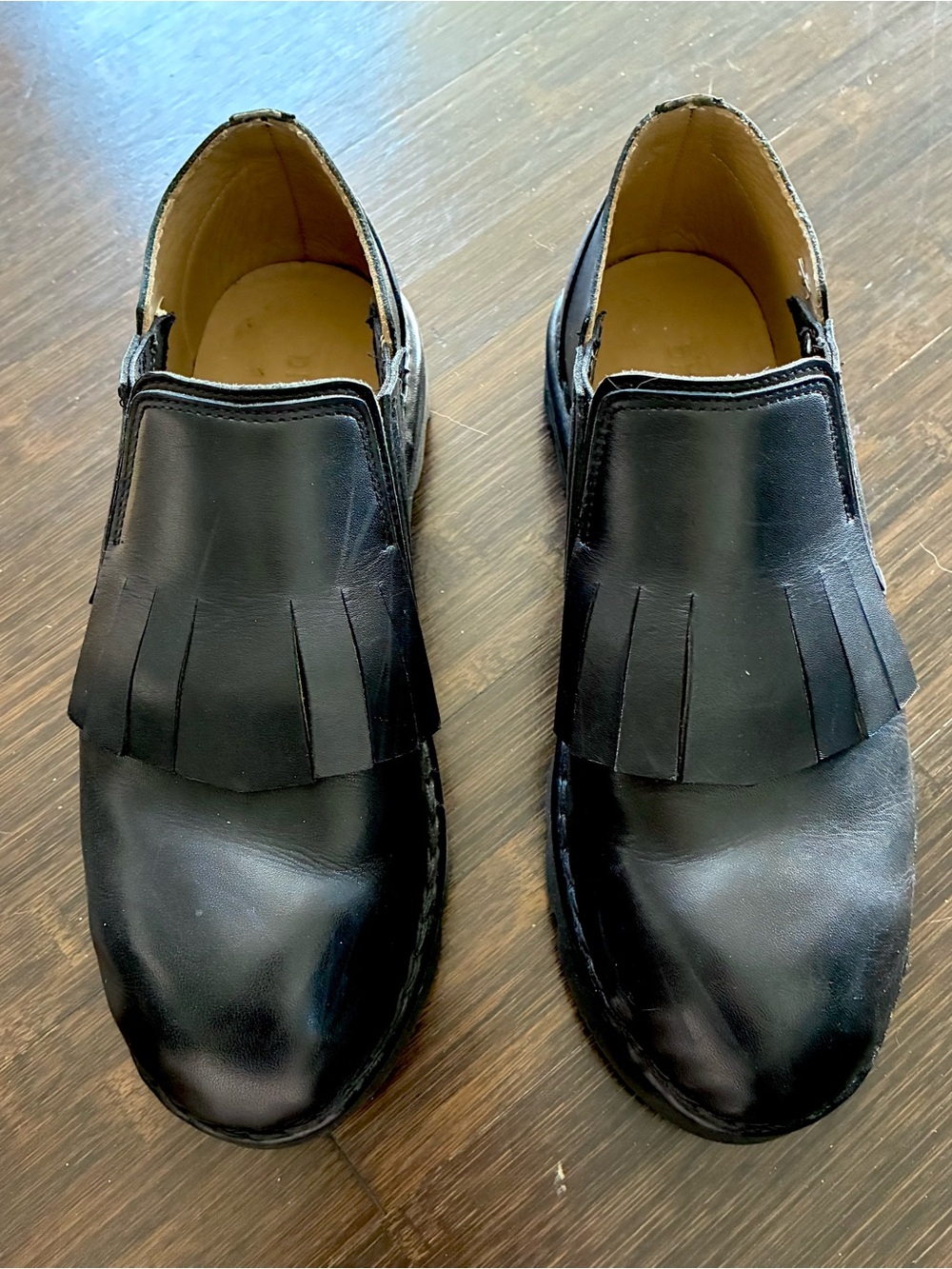 Dizziness Italian Black Leather Fringe Slip-On Loafers for Women, Sz 37